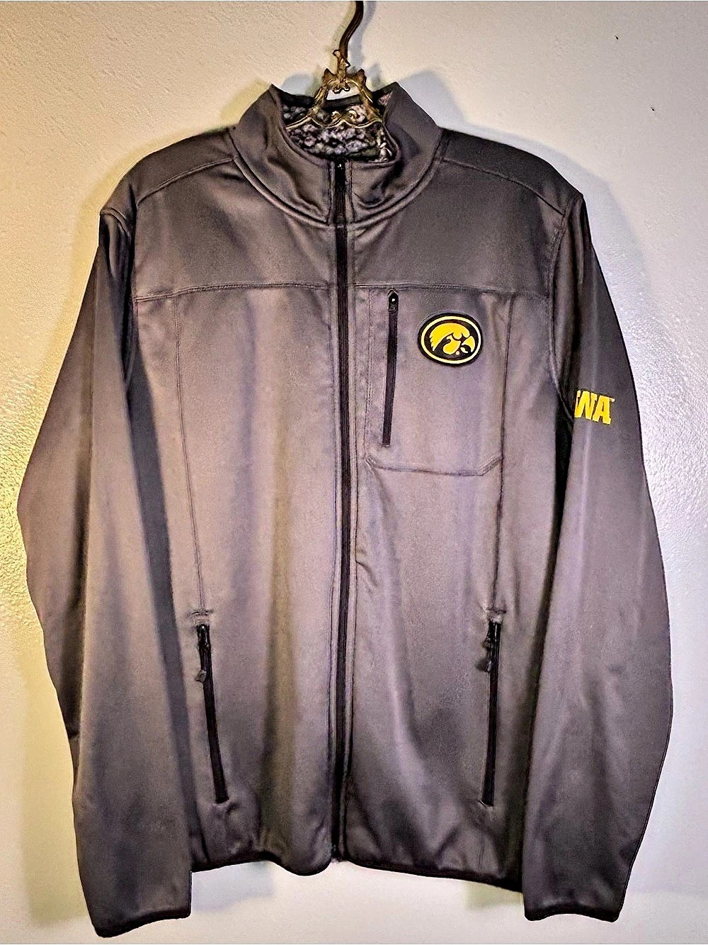 Iowa Hawkeyes Top of the World Men’s XL Sherpa Lined Full Zip Jacket Gray